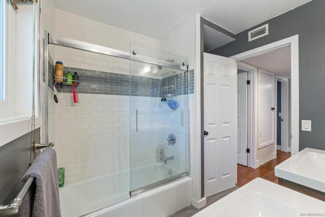 17924 Saint Andrews Dr, Poway CA: https://media.crmls.org/mediaz/3066b8c1-c274-431a-8c20-293c550e3a42.jpg