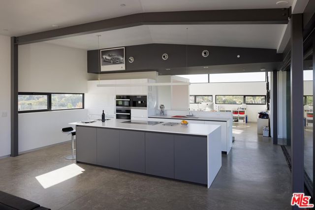 36453 Via El Pais Bonita, Temecula CA: https://media.crmls.org/mediaz/3066d0ae-cebb-4101-a194-675e376ac70e.jpg