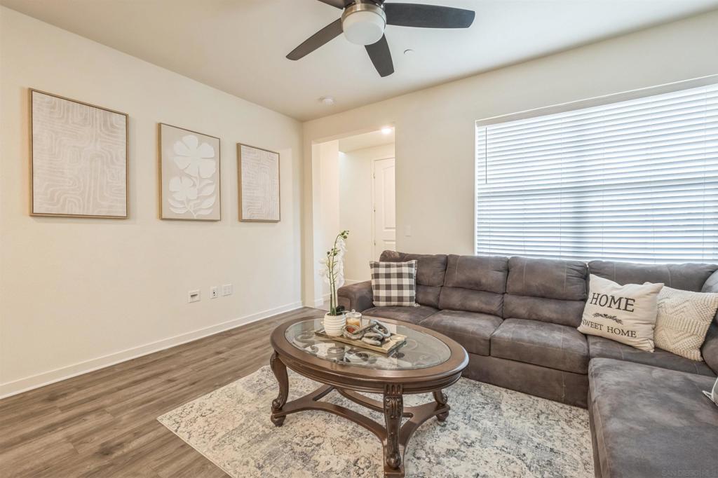 885 Blackstone - photo 4