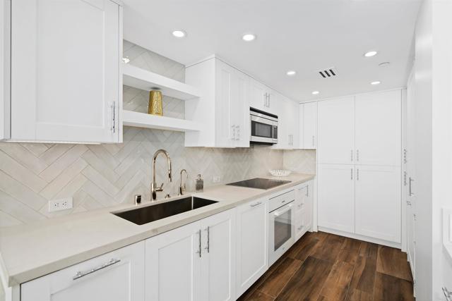 1820 Avenida del Mundo, Coronado CA: https://media.crmls.org/mediaz/3067c655-aeca-49d0-a073-02f4a4d56074.jpg