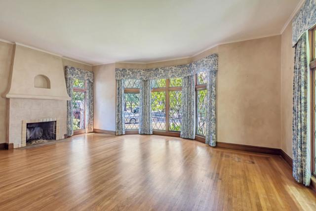 1690 Castilleja Avenue, Palo Alto CA: https://media.crmls.org/mediaz/30690a2c-e3f3-474e-96d9-e5b58bddf91d.jpg