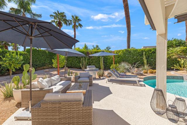 4 Lincoln Place, Rancho Mirage CA: https://media.crmls.org/mediaz/3069fadb-cb6f-406d-bf36-7a7f8363a1dd.jpg