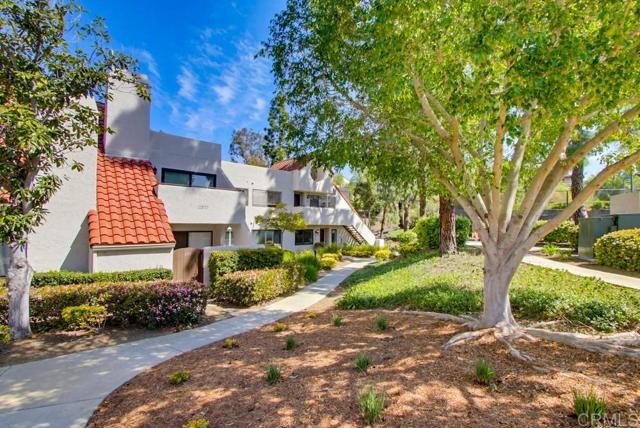 Detail Gallery Image 2 of 41 For 11870 Caminito Ronaldo #139,  San Diego,  CA 92128 - 3 Beds | 2 Baths