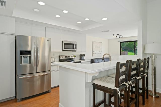 48629 Sundrop Court, Palm Desert CA: https://media.crmls.org/mediaz/306aa714-ea39-4edb-9557-320d50626160.jpg