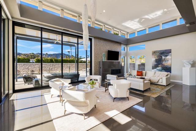 23 Emerald Court, Rancho Mirage CA: https://media.crmls.org/mediaz/306bb384-fb7e-4ee3-b198-799eee2540b2.jpg