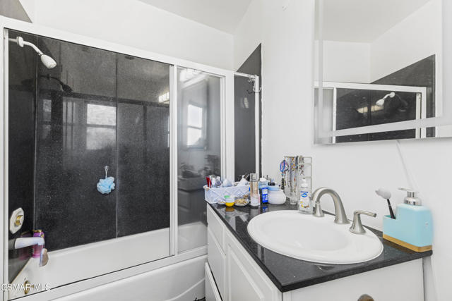 31505 Pacific Coast Highway, Malibu CA: https://media.crmls.org/mediaz/306c8916-e11e-468a-b9ce-9fb621d91901.jpg