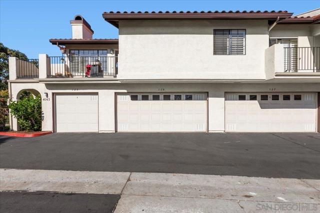 4145 Porte De Merano, San Diego CA: https://media.crmls.org/mediaz/306cff66-c6ed-4208-88bc-c5f55324773d.jpg