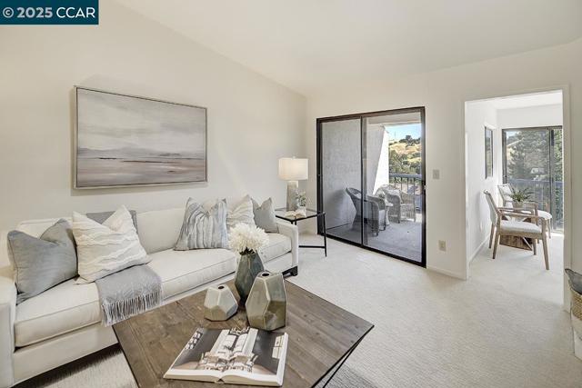 4243 Terra Granada Dr, Walnut Creek CA: https://media.crmls.org/mediaz/306d23ab-f62c-493b-96c5-01b43717d24a.jpg