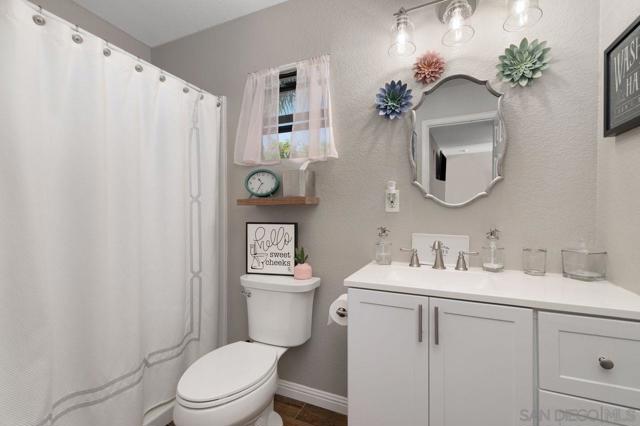 25657 Bellemore Dr, Ramona CA: https://media.crmls.org/mediaz/306d36d6-5f6e-4b43-9cf2-1901569dd20f.jpg