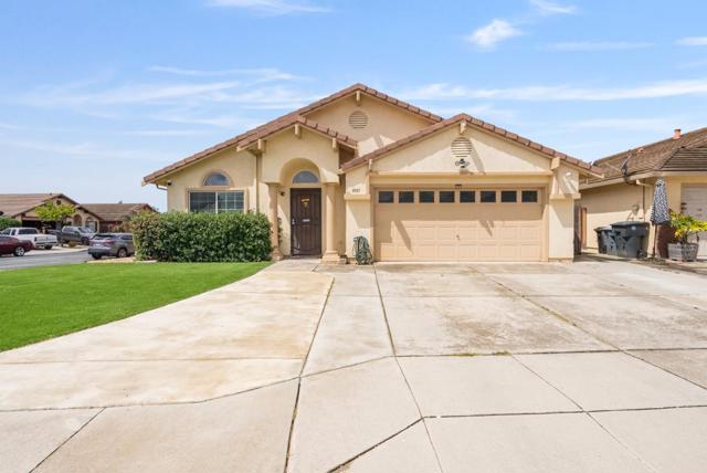 1001 Eagle Drive, Salinas CA: https://media.crmls.org/mediaz/306d4e4e-89c0-41c8-b554-e62ae4fc95db.jpg