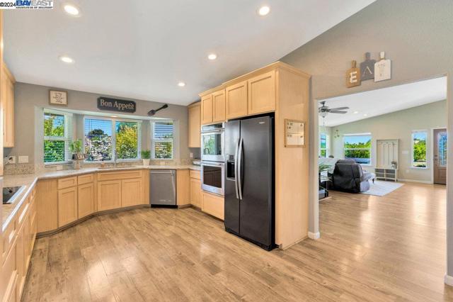 Image 12 of 44 For 8540 Bates Ct