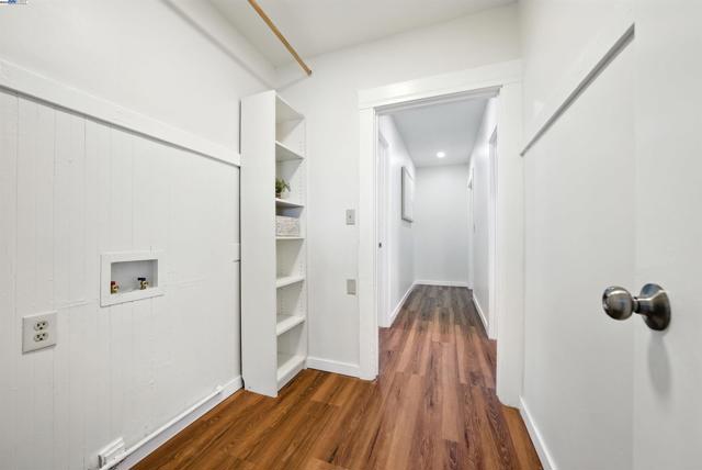 2539 Grande Vista Ave, Oakland CA: https://media.crmls.org/mediaz/306eb28a-3081-4041-9a46-9605cb6bf6a9.jpg