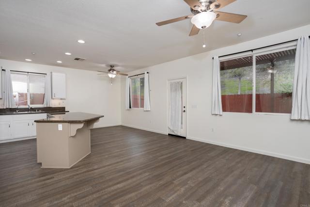 Detail Gallery Image 9 of 32 For 8772 Glen Vista Way, Santee,  CA 92071 - 4 Beds | 2/1 Baths