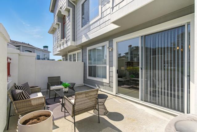 583 Shoal Circle,  CA: https://media.crmls.org/mediaz/306f2d07-43ef-4e5c-b53d-bdd5a85fa55c.jpg