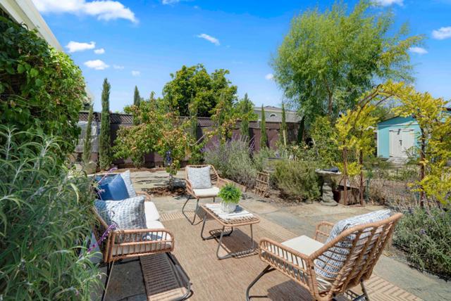2238 Lincoln Street, East Palo Alto CA: https://media.crmls.org/mediaz/306f3e18-afe5-4e4b-afb7-7e4b079fee5c.jpg