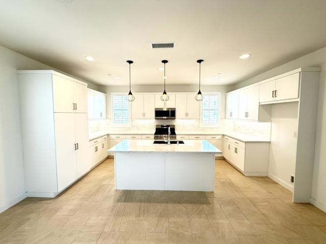 36350 Lasuen Street, Palm Desert CA: https://media.crmls.org/mediaz/3070a7a5-3325-48e8-a7e4-fee47ace6df5.jpg