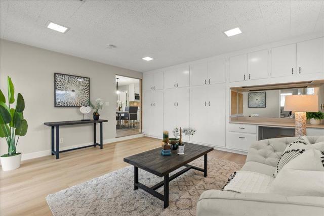 897 Loyalton Drive, Campbell CA: https://media.crmls.org/mediaz/30715b0d-f8cb-4267-b0cf-94a8292a4645.jpg