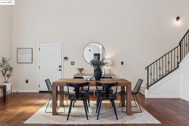 6300 Shattuck Ave, Oakland CA: https://media.crmls.org/mediaz/30716603-490b-4a70-b4b9-77aa8f9b0fb2.jpg