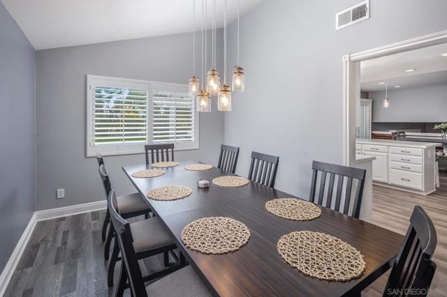 3702 Country Trail, Bonita CA: https://media.crmls.org/mediaz/3071d6d3-e992-4331-bf1c-d0717d4dc234.jpg