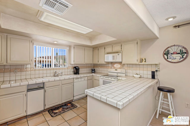 64670 Pinehurst Circle, Desert Hot Springs CA: https://media.crmls.org/mediaz/307216bf-a236-4806-a9d9-e622fd7dd6b2.jpg
