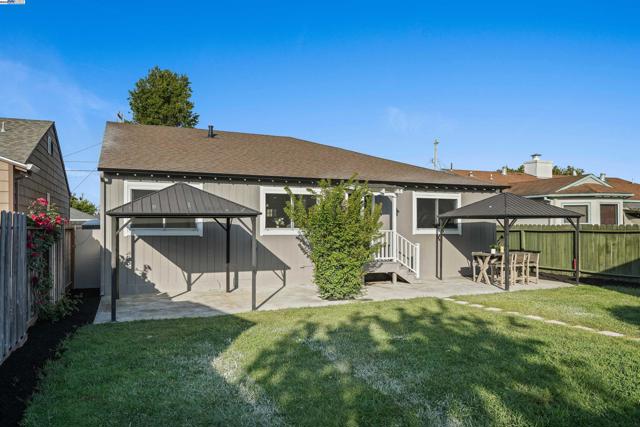 625 3rd Ave, San Bruno CA: https://media.crmls.org/mediaz/3072646e-d234-4f05-a8dc-a76bc2b5e957.jpg