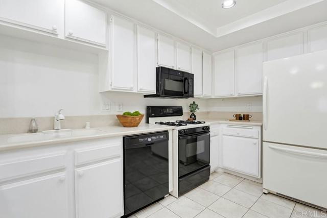 Detail Gallery Image 13 of 31 For 4159 Serranos Court, Fallbrook,  CA 92028 - 2 Beds | 2 Baths