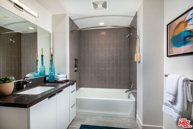 1101 N Main Street, Los Angeles CA: https://media.crmls.org/mediaz/30733de9-e85e-4c35-ae41-cfcdce3893b5.jpg