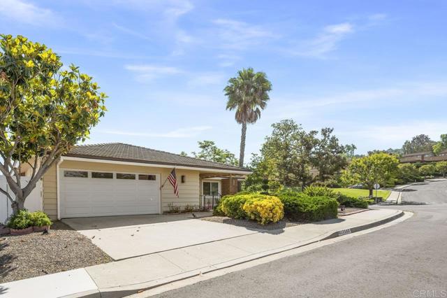 Detail Gallery Image 3 of 33 For 17503 Plaza Dolores, San Diego,  CA 92128 - 2 Beds | 2 Baths