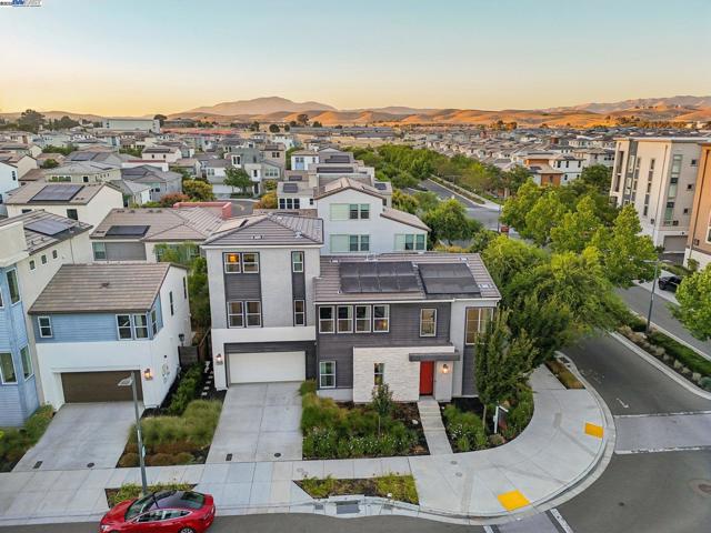 5789 Nugget Way, Dublin CA: https://media.crmls.org/mediaz/30741ee0-6971-44d3-83bd-ca4e9282892e.jpg