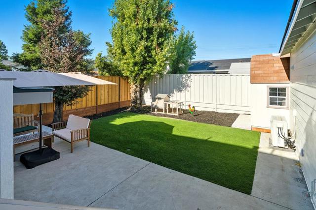 320 N Ellsworth Avenue, San Mateo CA: https://media.crmls.org/mediaz/30746626-b0cb-4071-a0ab-27d621f1e596.jpg