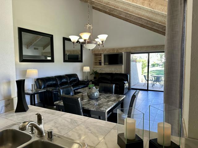 450 Sunningdale Drive, Rancho Mirage CA: https://media.crmls.org/mediaz/30752821-45fe-4ea7-b239-0b7b57dba5b1.jpg