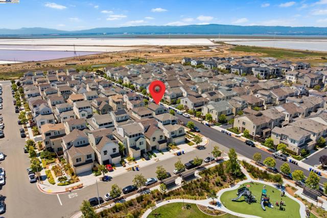 8563 Schooner Way, Newark CA: https://media.crmls.org/mediaz/3075ae2b-82de-4a1a-a706-834c77548b68.jpg