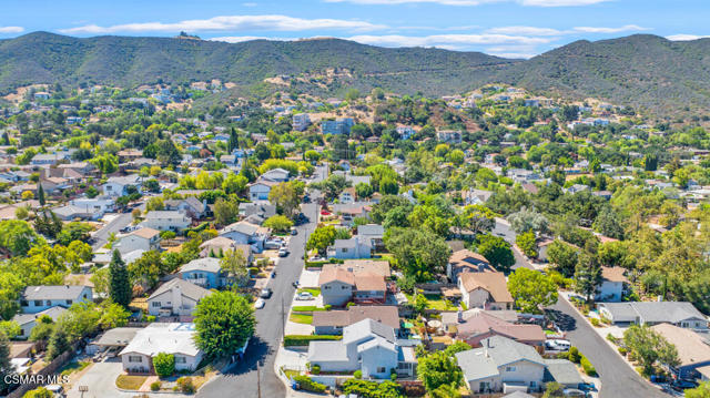 125 Pepper Road, Newbury Park CA: https://media.crmls.org/mediaz/3075c5ef-ea2f-4649-83b1-e05d4918139b.jpg