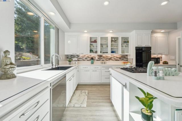 8244 Brittany Dr, Dublin CA: https://media.crmls.org/mediaz/3076b872-5bc7-4b79-8fdd-5894b2a6b566.jpg