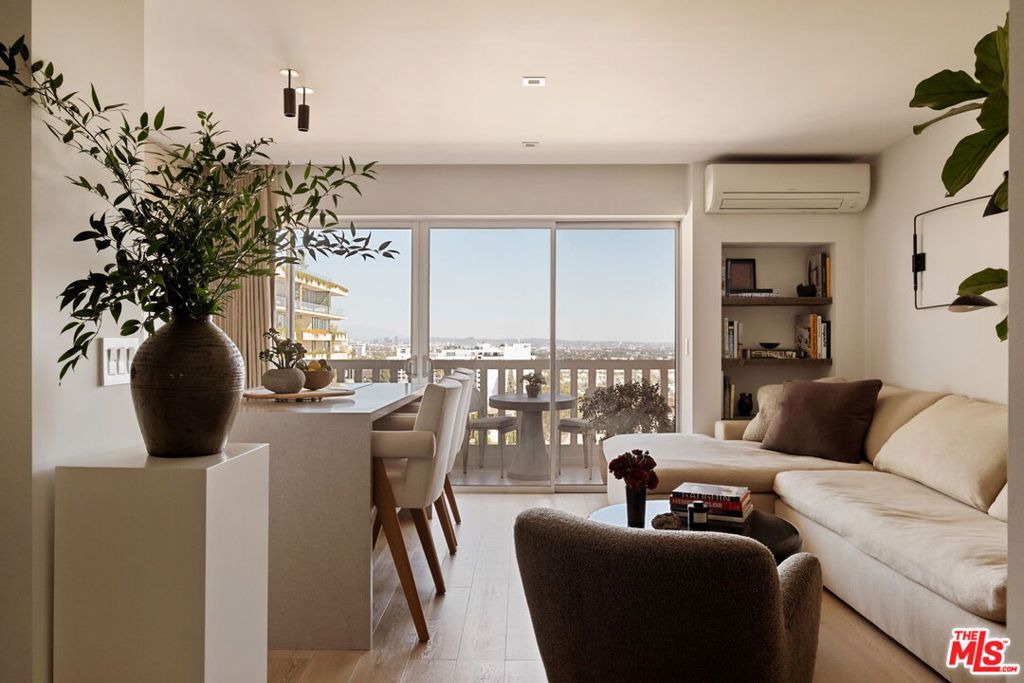 999 N Doheny Drive #807