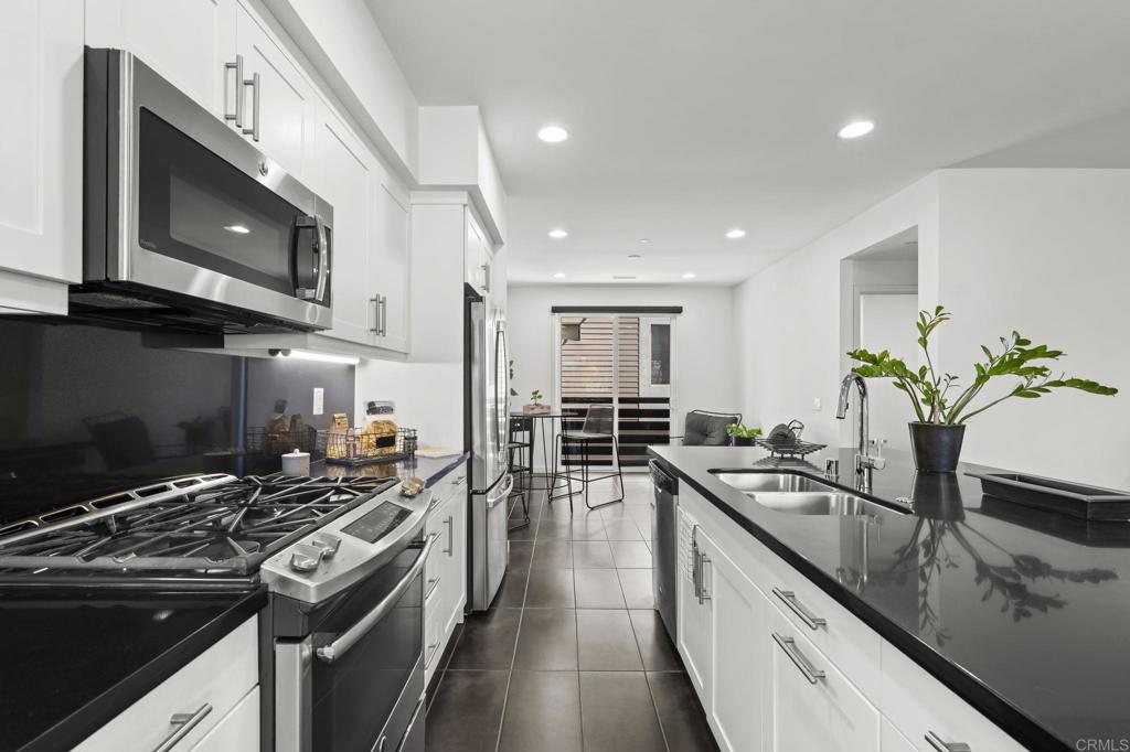 2563 State Street - photo 19