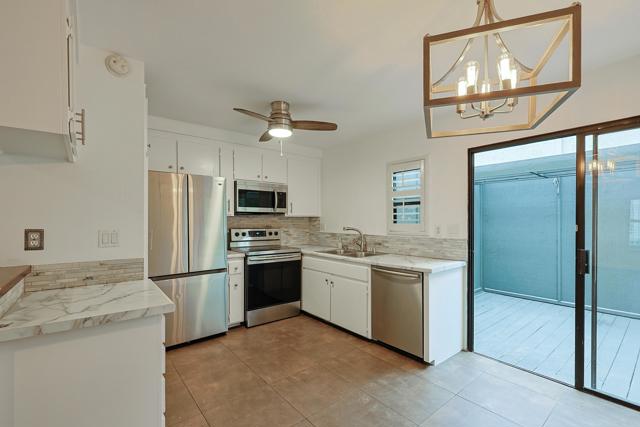 Detail Gallery Image 7 of 44 For 1222 River Glen Rw #65,  San Diego,  CA 92111 - 2 Beds | 1 Baths