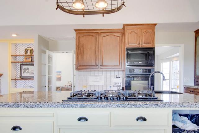 160 Tevis Trail, Hollister CA: https://media.crmls.org/mediaz/307835be-f045-439d-b0dd-889255851bfe.jpg