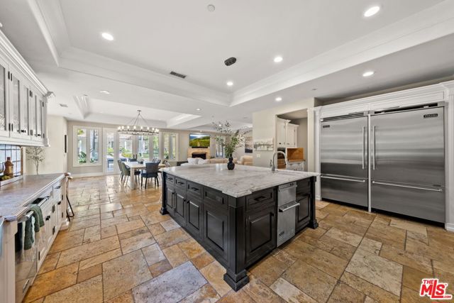 25043 Abercrombie Lane, Calabasas CA: https://media.crmls.org/mediaz/3078655f-942e-48b8-8c3d-4d48786c2d5d.jpg