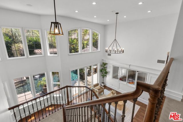 638 Oak Tree Court, Simi Valley CA: https://media.crmls.org/mediaz/3078a1af-cb3c-493c-a966-805264797e7d.jpg