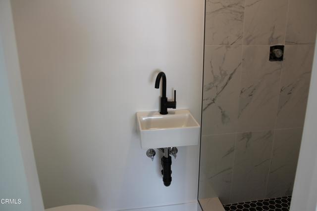 1726 1/2 Chevy Chase E Drive, Glendale CA: https://media.crmls.org/mediaz/30796e9d-e8ab-4e0b-8887-cfe08504c6e3.jpg