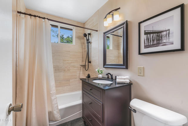 Detail Gallery Image 9 of 21 For 4806 Glenwood Ave, La Crescenta,  CA 91214 - 3 Beds | 2 Baths