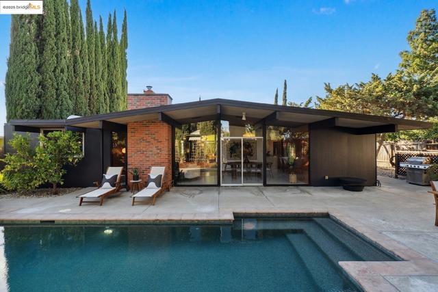 4020 Salem ST, Concord CA: https://media.crmls.org/mediaz/307a2a72-cf63-4d2e-9217-3abb53921f40.jpg