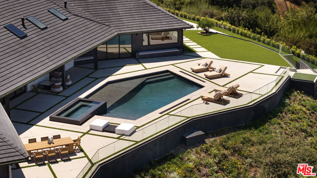 Drew Fenton | 16401 Mulholland Drive Los Angeles CA | MLS: 7706113