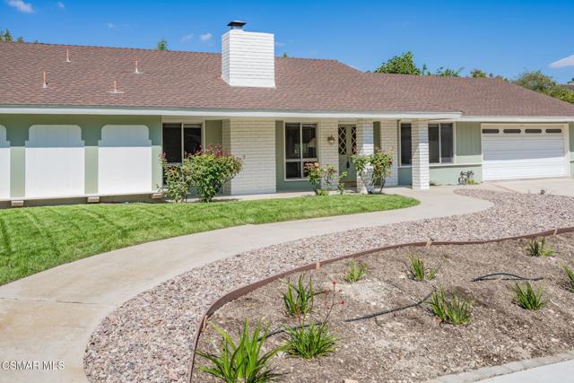 2085 Rayshire Street, Thousand Oaks CA: https://media.crmls.org/mediaz/307c7fdc-5fcb-4576-8f80-9c70cda2b0f9.jpg