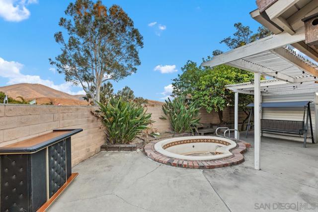 10497 Moorpark St, Spring Valley CA: https://media.crmls.org/mediaz/307c98ba-3266-4e0a-bf32-7515d67a1b77.jpg