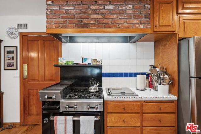 1809 Melhill Way, Los Angeles CA: https://media.crmls.org/mediaz/307c9d6f-ebcf-4bea-b85c-bcde5c7aa0b1.jpg