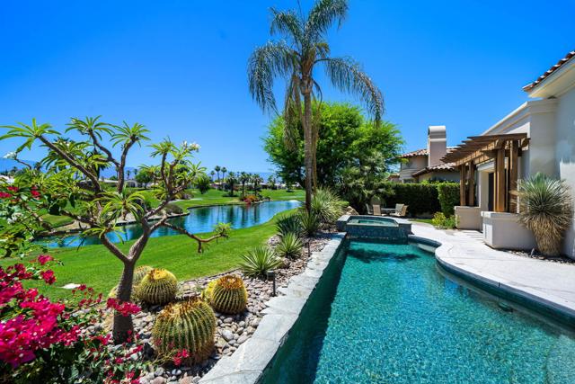 945 Hawk Hill Trail, Palm Desert CA: https://media.crmls.org/mediaz/307cd218-d226-4451-862f-829f1d99b7a0.jpg