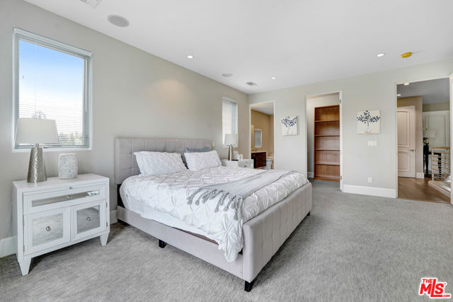 841 N Crescent Heights Boulevard, Los Angeles CA: https://media.crmls.org/mediaz/307cf3a6-c92a-438d-b981-d61de2f003cc.jpg