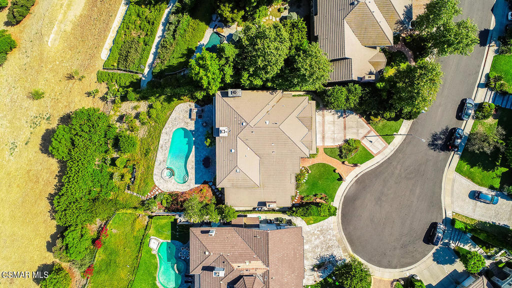https://media.crmls.org/mediaz/307d1313-d16f-48bf-ae1b-31b748190afc.jpg?preset=X-Large